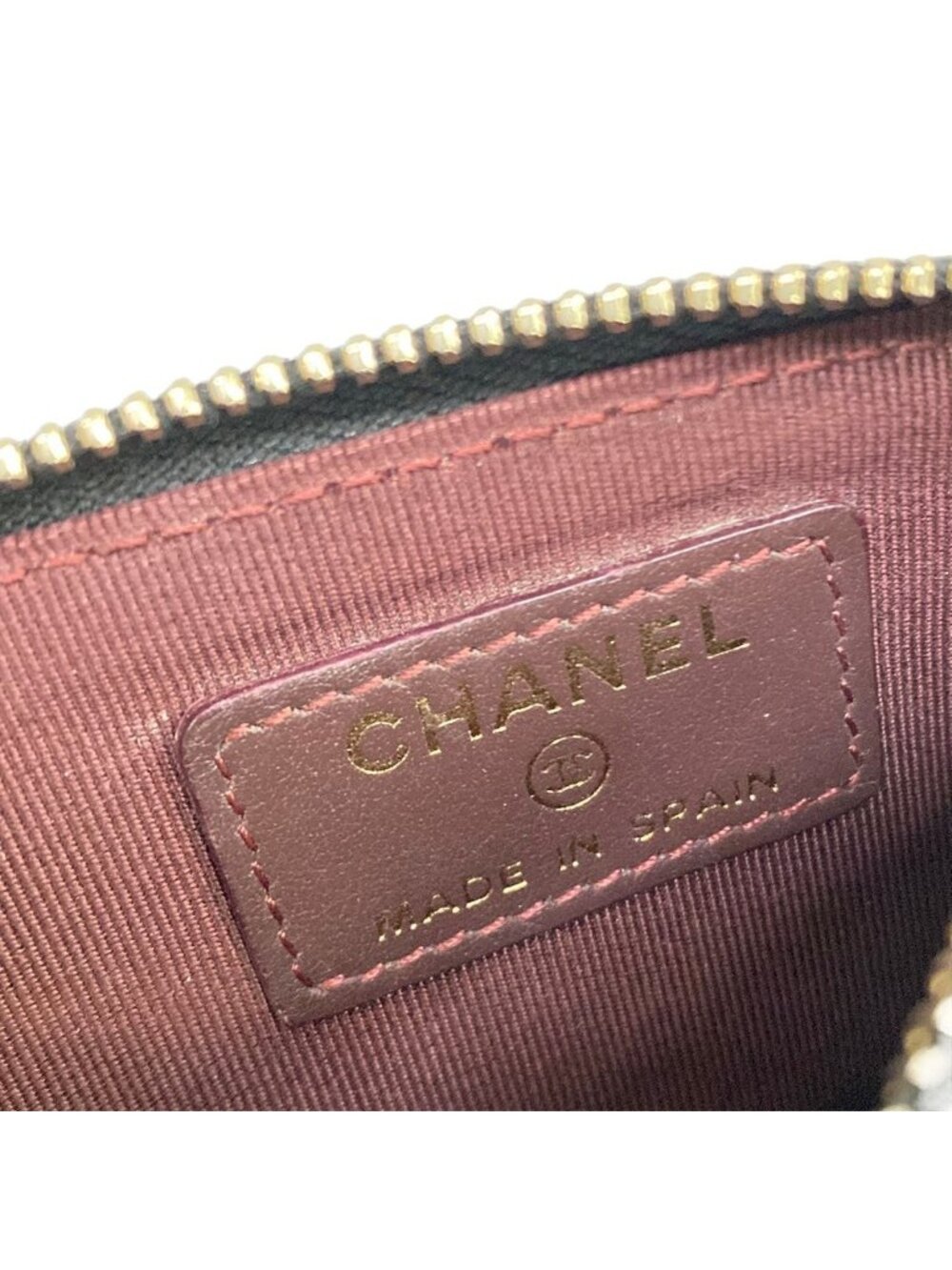 Chanel Coin Case Quilted Black Card with CC Logo Gold - Picture 4 of 13
